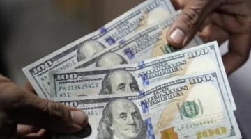 تحديثات مستمرة.. أسعار صرف الدولار في البنوك المصرية خلال تعاملات الأحد الجاري